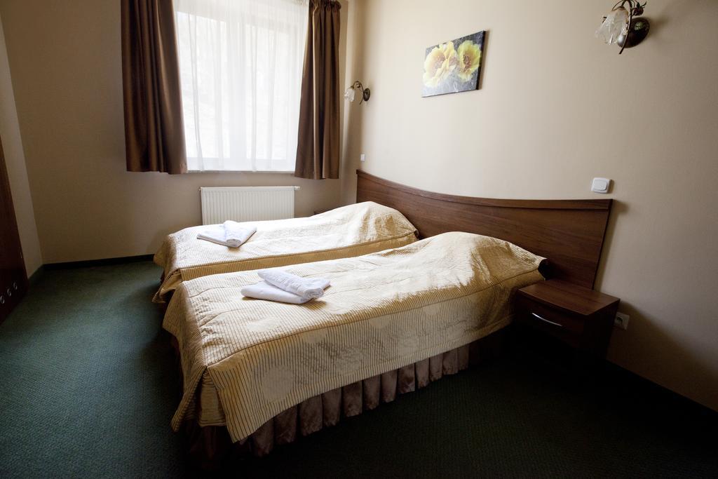 Osrodek Wypoczynkowy Amadeusz Hotel Krynica Zdroj Exterior photo