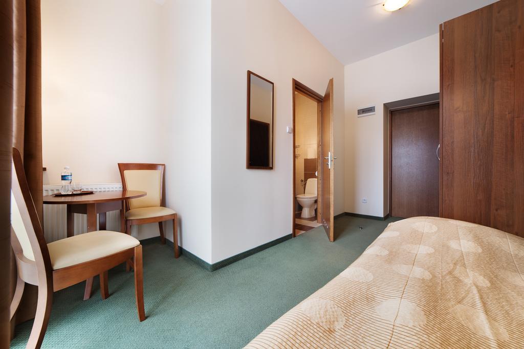 Osrodek Wypoczynkowy Amadeusz Hotel Krynica Zdroj Exterior photo